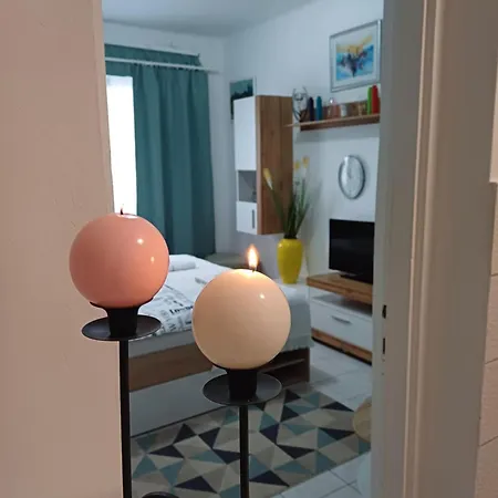 Unicum Vendeghaz * Abádszalók