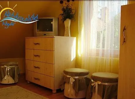 Unicum Vendeghaz Абадсалок